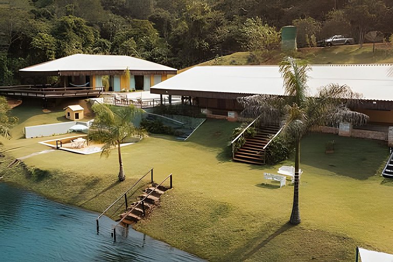 Casa Rosa - Experiência Exclusiva à Beira do Lago das Brisas