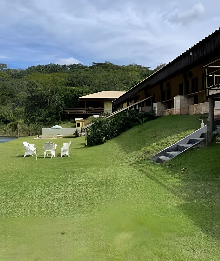 Casa Rosa - Experiência Exclusiva à Beira do Lago das Brisas
