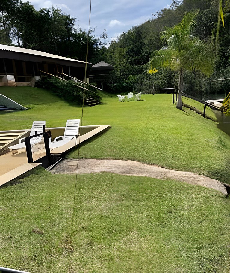 Casa Rosa - Experiência Exclusiva à Beira do Lago das Brisas