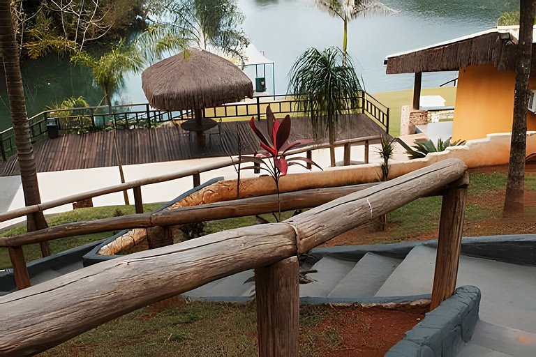 Casa Rosa - Experiência Exclusiva à Beira do Lago das Brisas