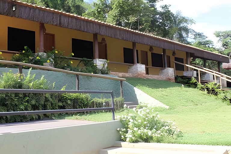 Casa Rosa - Experiência Exclusiva à Beira do Lago das Brisas